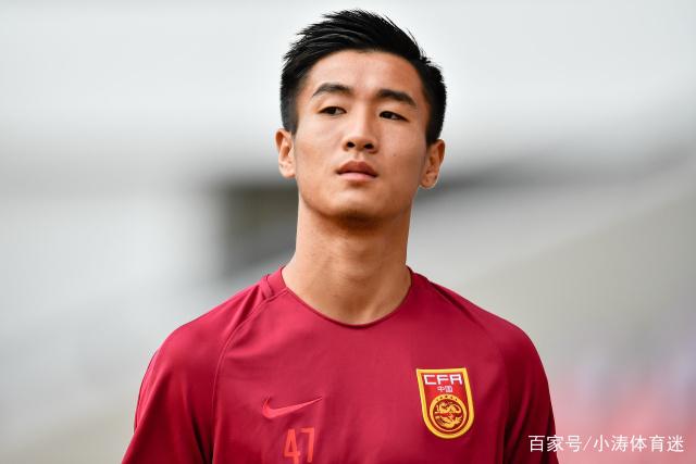 从被低估到成就辉煌：罗基的足球之路